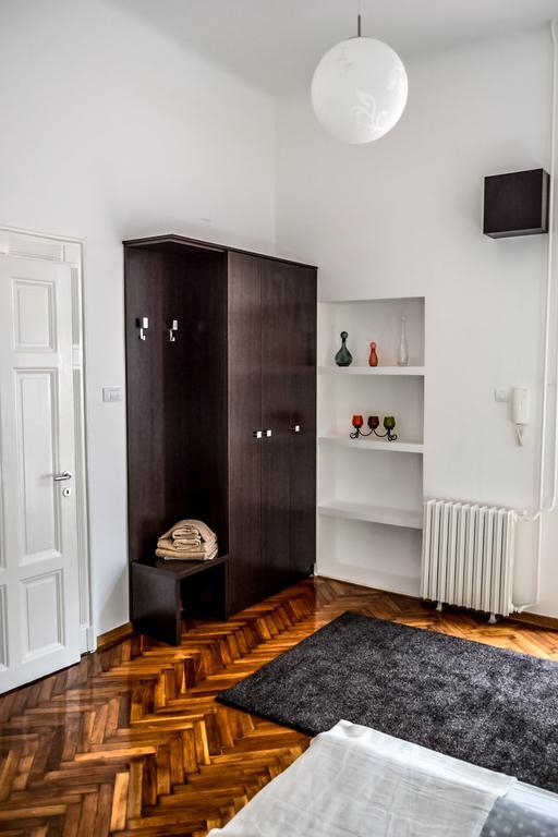 Modena Apartments 노비사드 객실 사진